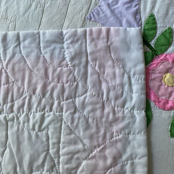 Vintage Handmade Quilt  78 x 92" Hand Appliqued Pink Green Floral Cottage Granny - Picture 6 of 9